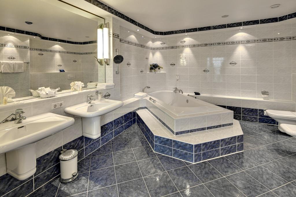 קאסל Hotel La Strada מראה חיצוני תמונה