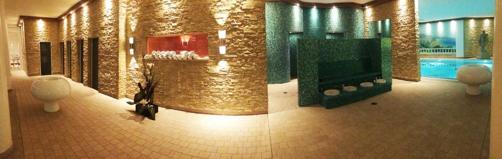 קאסל Hotel La Strada מראה חיצוני תמונה