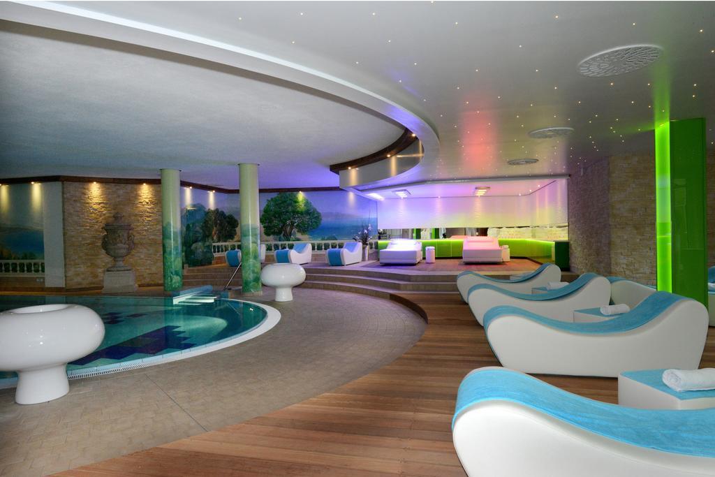 קאסל Hotel La Strada מראה חיצוני תמונה