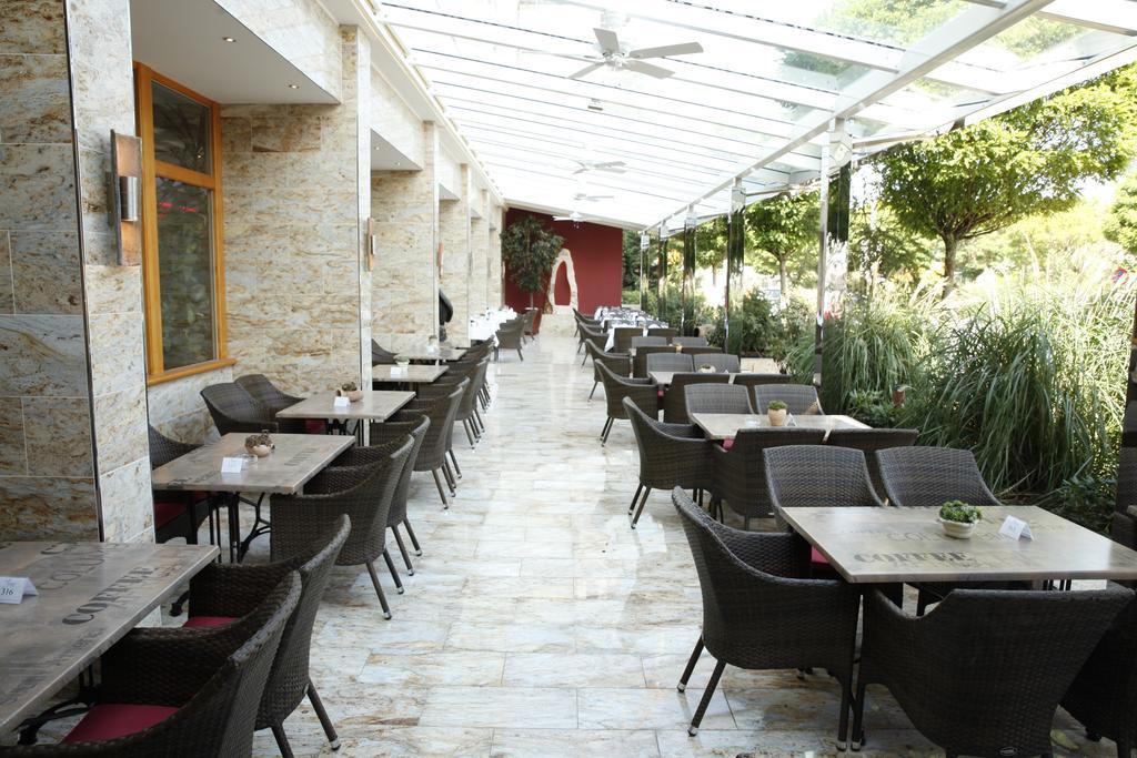 קאסל Hotel La Strada מראה חיצוני תמונה