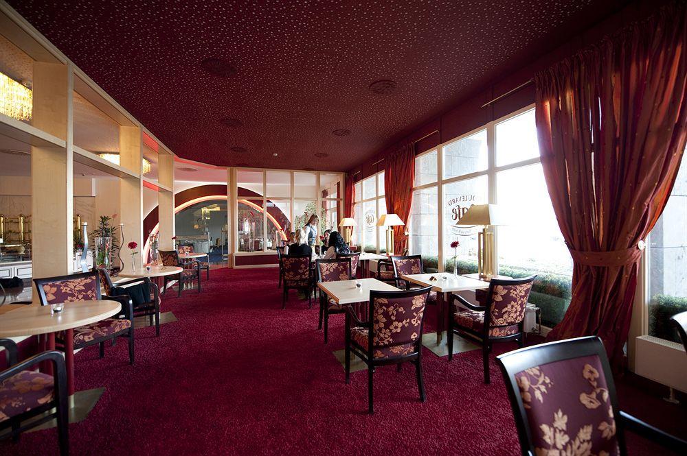 קאסל Hotel La Strada מראה חיצוני תמונה