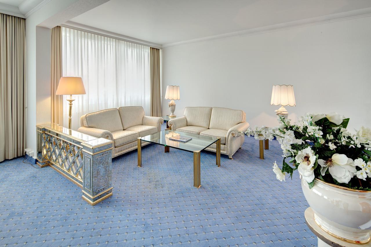קאסל Hotel La Strada מראה חיצוני תמונה